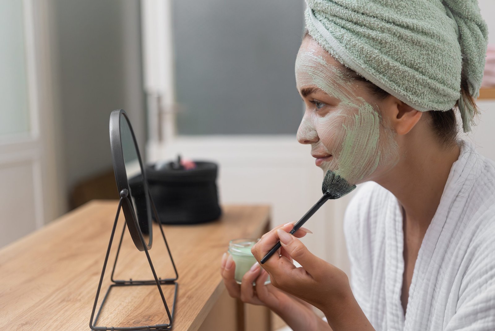 Green Clay Face Mask: Detox & Balance for Clear Skin